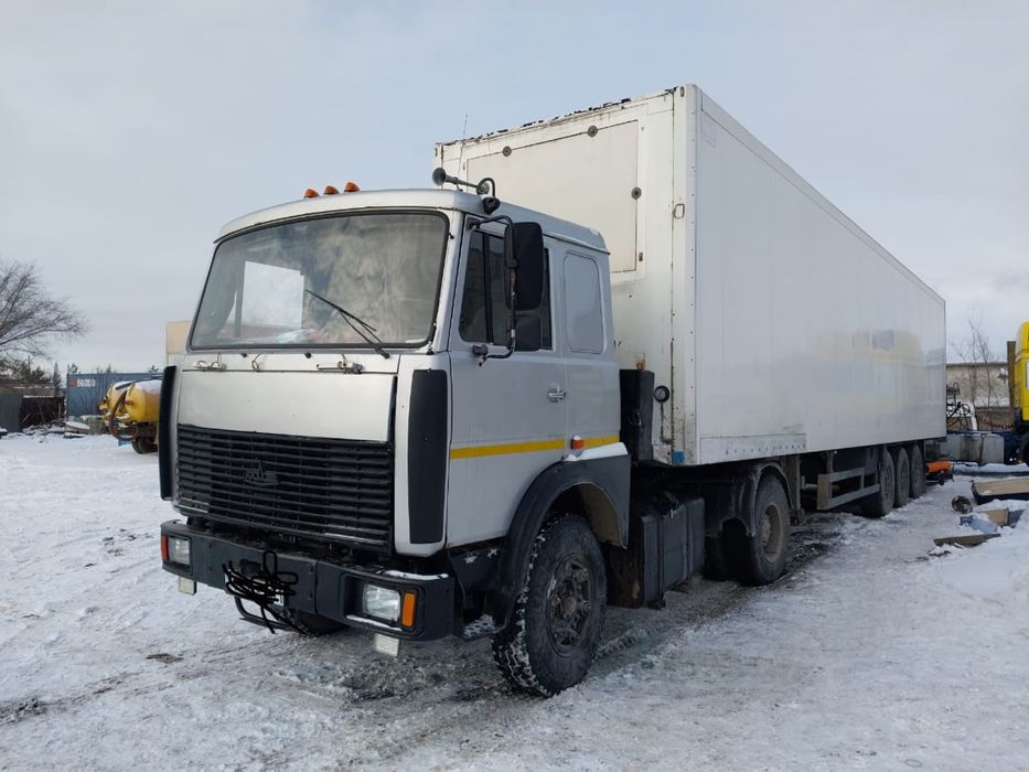 Машина МАЗ с прицепом