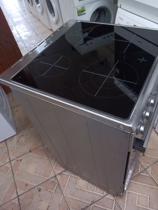 Иноксова свободно стояща печка с керамичен плот Gorenje с 2 години Гаранция