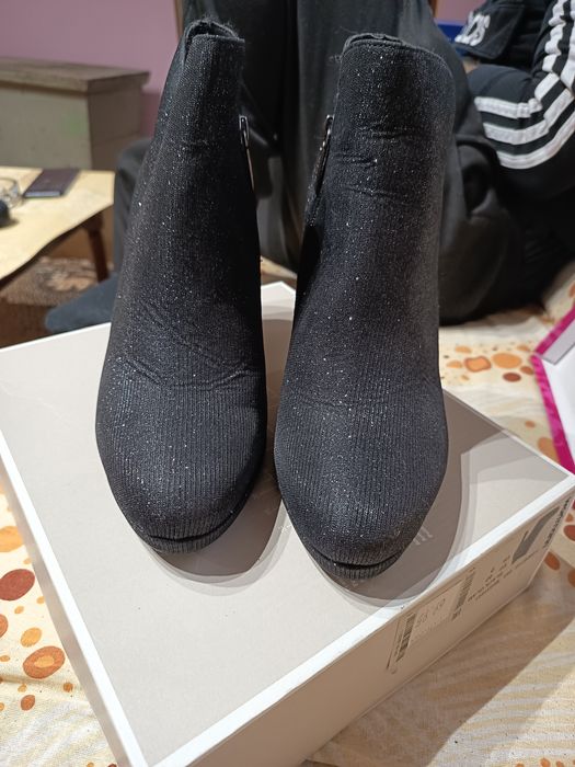 Vand lot pantofi dama negri