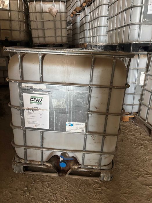 CUBURI IBC 1000 L (bazine plastic pe palet)