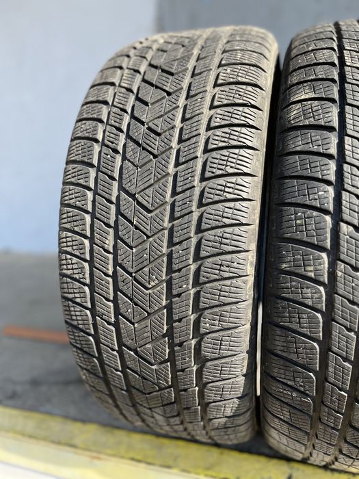 2 бр. зимни гуми 275/40/22 Pirelli DOT 3515 5-5,5 mm