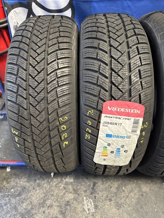 205/60/17 Vredestein 93H noii