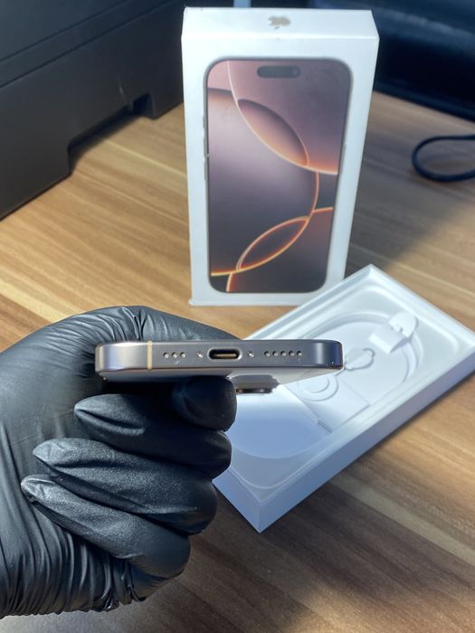 iPhone 16 Pro• 128 GB • Desert Titanium