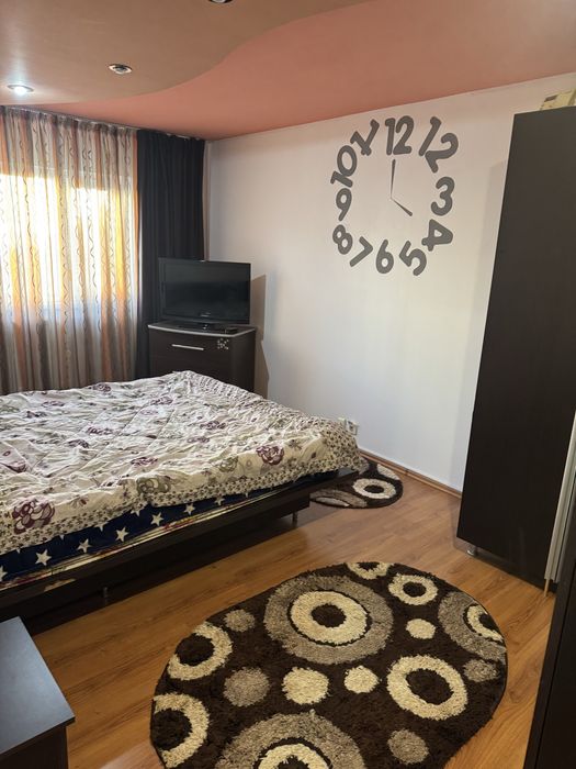 Vand apartament 3 camere