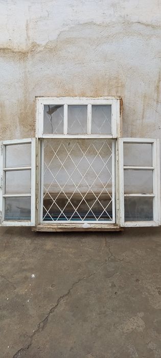 Дераза темир панжараси билан