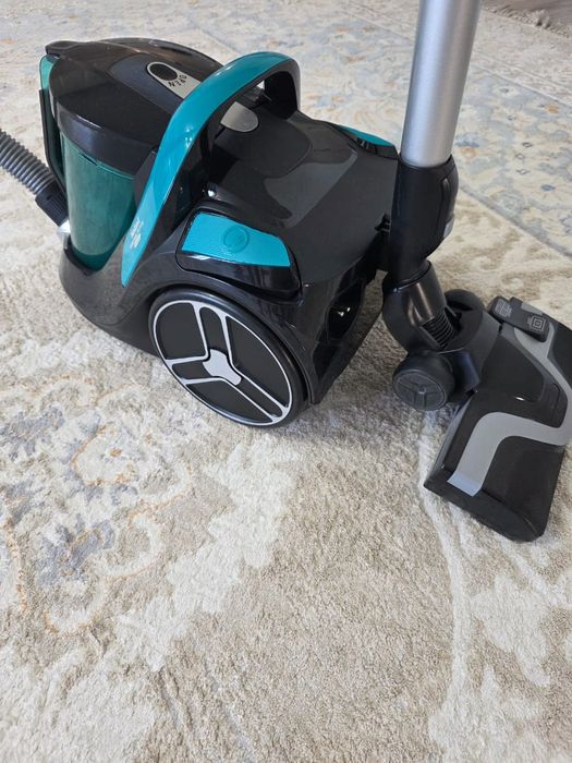 Пылесос Tefal Silence Force Cyclonic, зелёный.