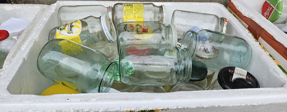 Банки стеклянные разного объема