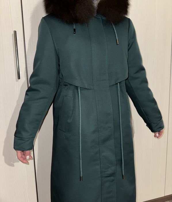 Продаю парку зеленого цвета