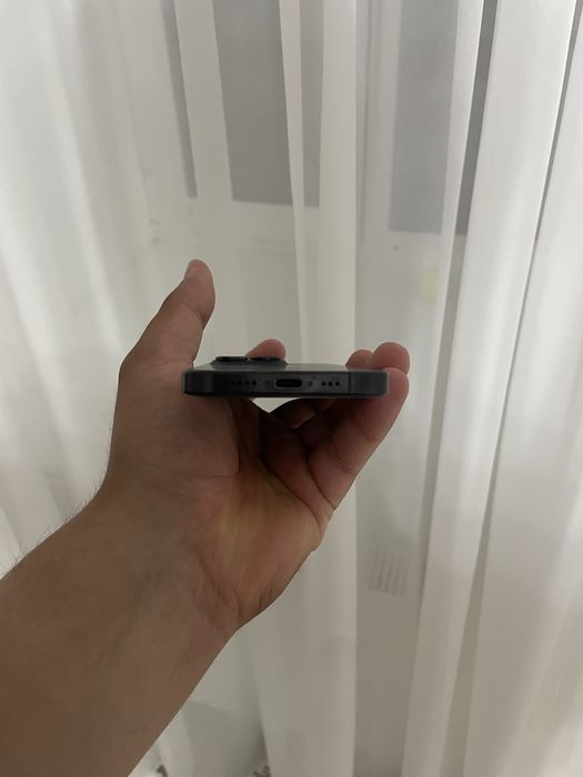 Продам iPhone 15 Pro 128