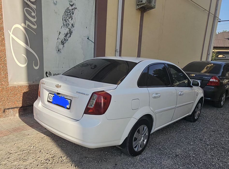 Lasetti 1.8 2011 yil