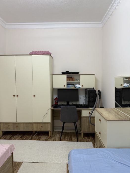 Uy sotiladi Srochna 2 xonali Mebel texnikalari bilan Yunusobod