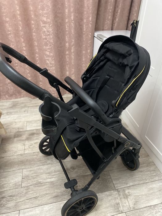 Коляска детская до трёх лет