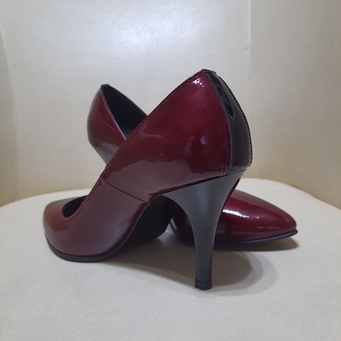 Pantofi piele naturala lacuita