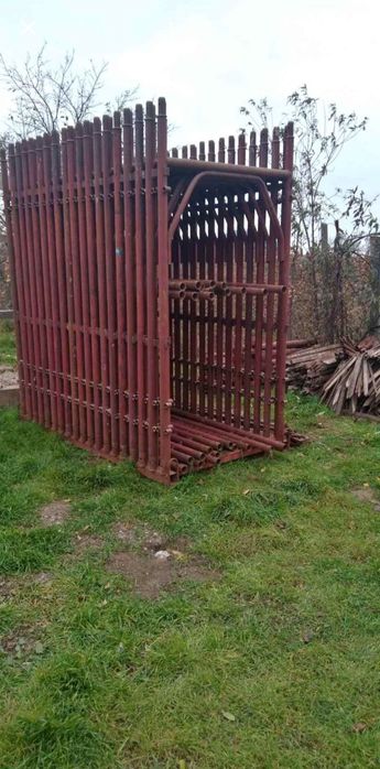 schela metalica și popi metalici de inchiriat