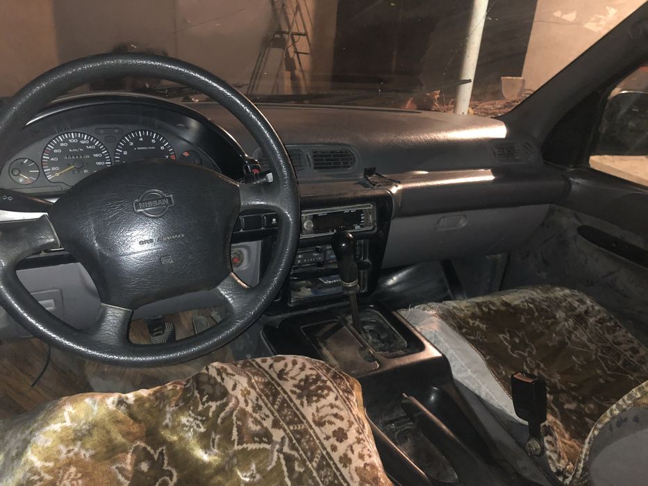 Минивэн Nissan Serena