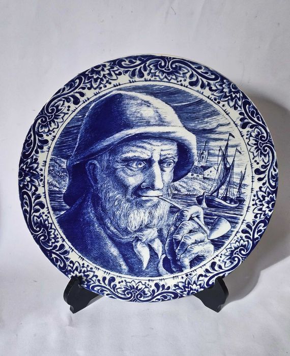 Голяма декоративна порцеланова чиния на Делфт