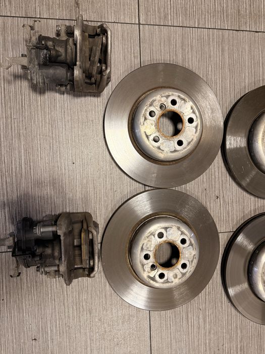 Оригинална спирачна система за BMW G30 – пълен комплект (предни/задни)