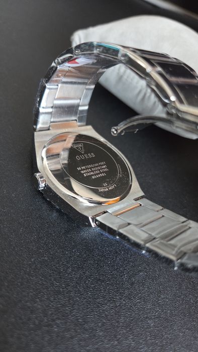 Ceas original Guess nou in cutie