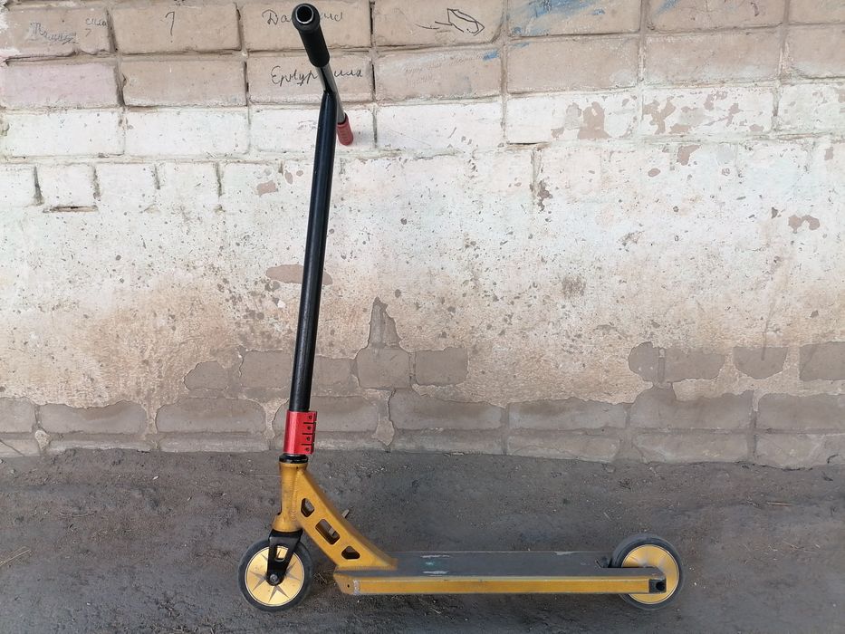 Продам самокат стрит
