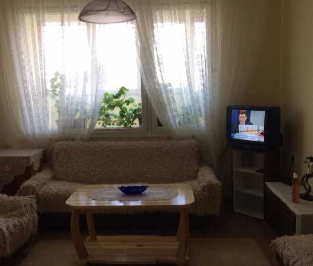 Дава се под наем Двустаен апартамент в Бургас, Братя Миладинови - 50 кв.м за 175 € - Снимка #1