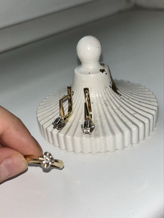 Золотой комплект с бриллиантами