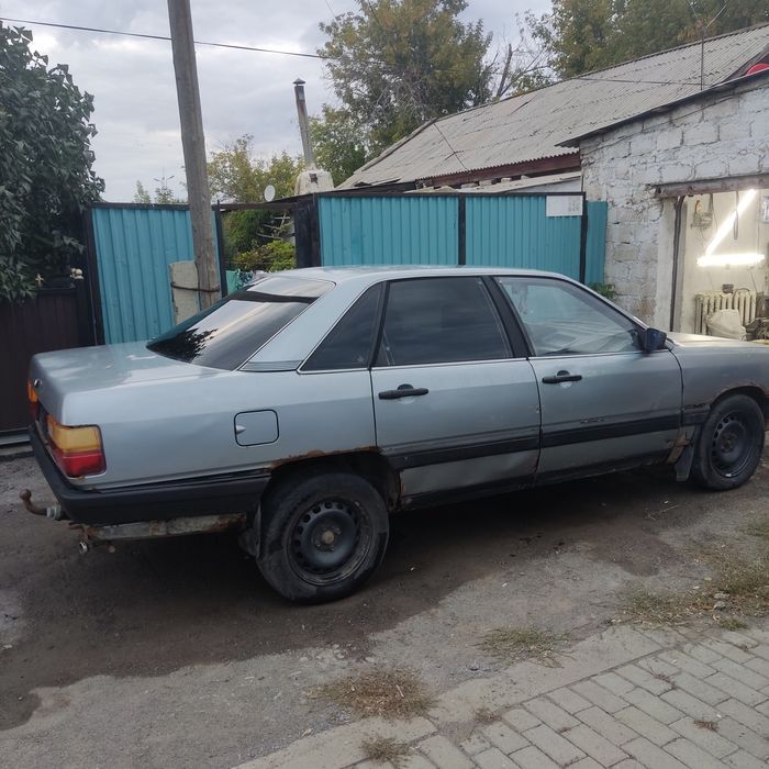 Продам Ауди 100.