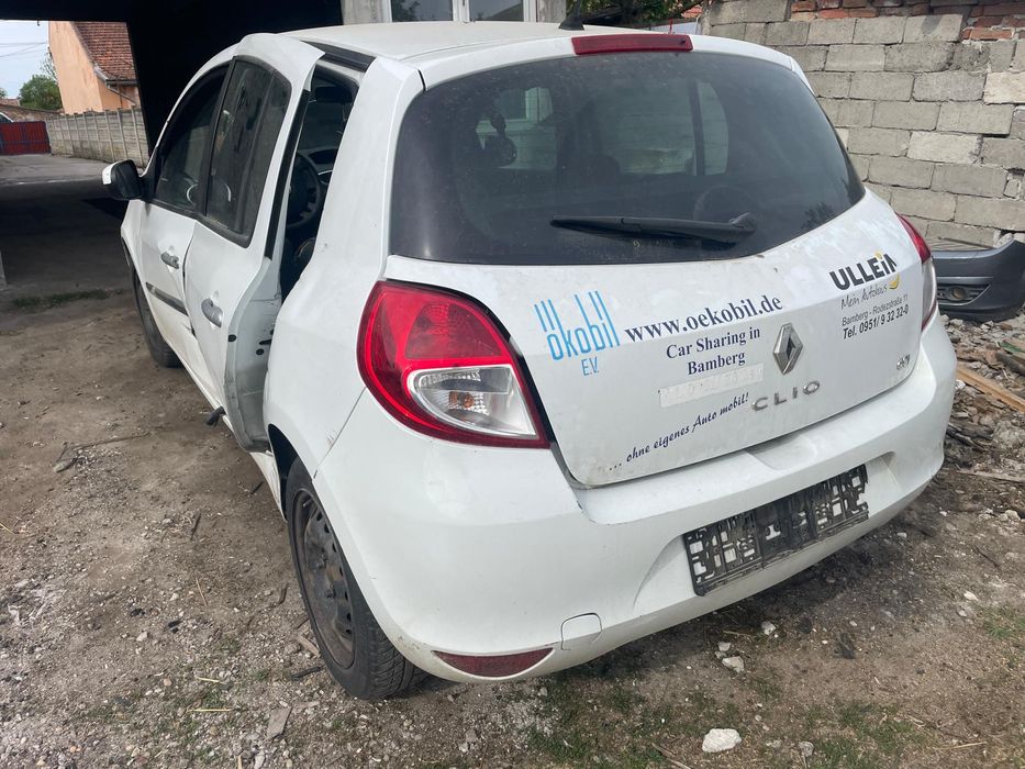 Dezmembrez renault clio