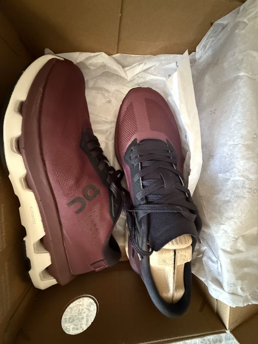 продам кроссовки