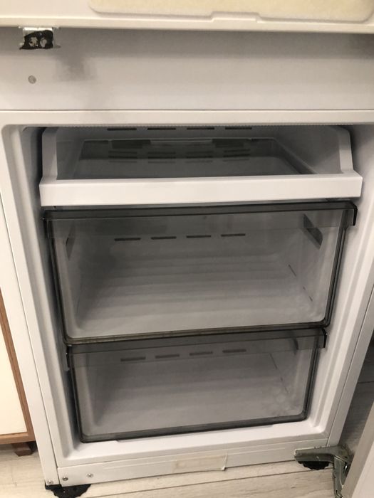 Холодильник Samsung