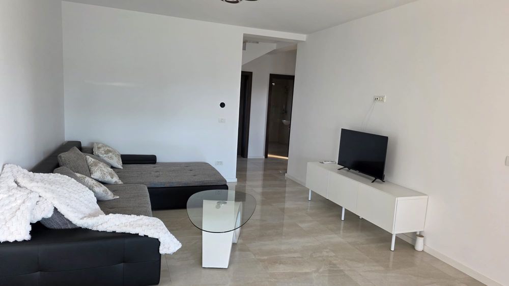 Inchiriez casa noua - zona Girocului - Esso