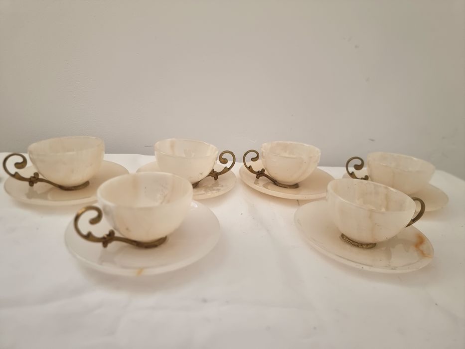 Set șase cești de cafea cu farfurie sculptate in marmura de Cararra