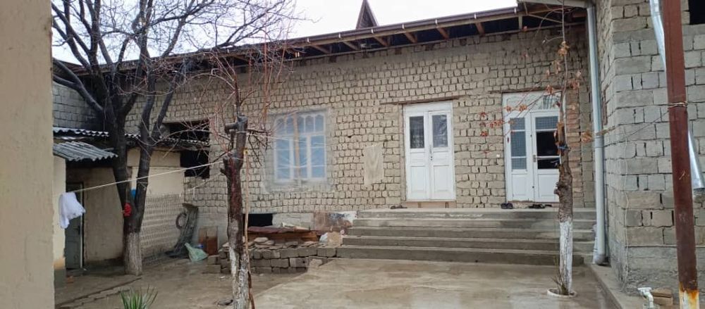 8 ta uyi bor 18 mert podval