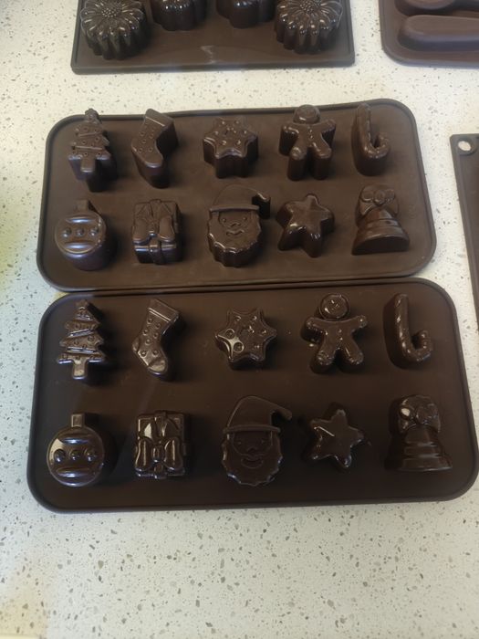 Силиконови форми за печене, бонбони или свещи