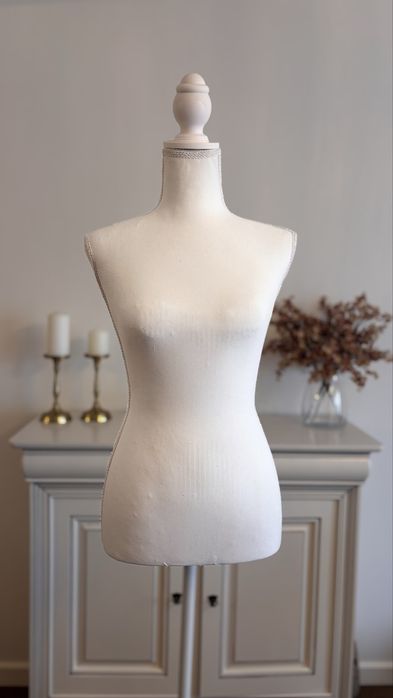 Inchiriez manechin mireasa