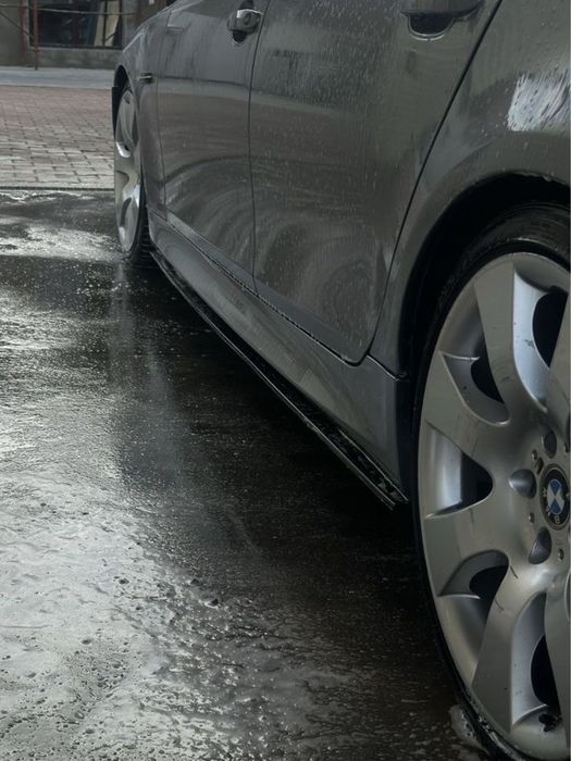 Prelungire praguri M-Perf BMW seria 5 E60 E61 (2003-2010) negru lucios