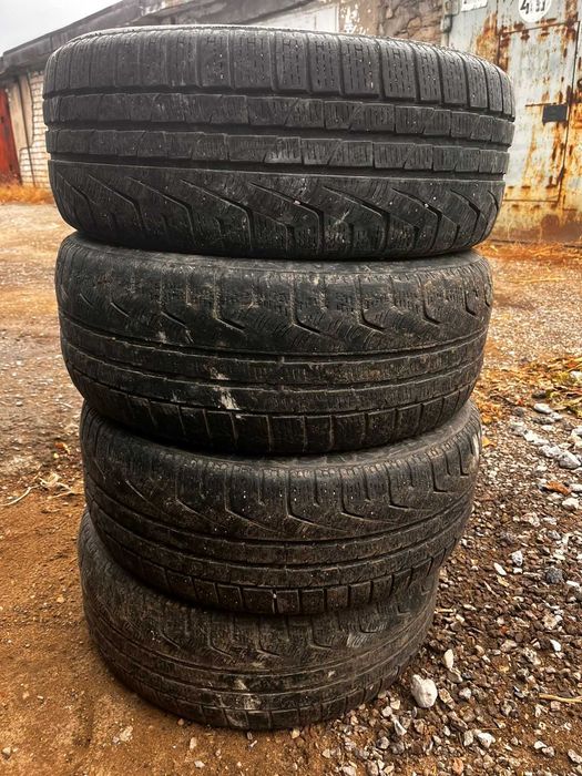 Pirelli 225 x 50 x 17