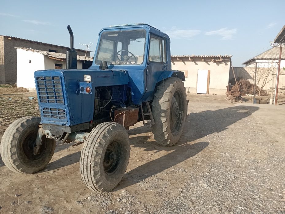 Трактор Сотилади Т80