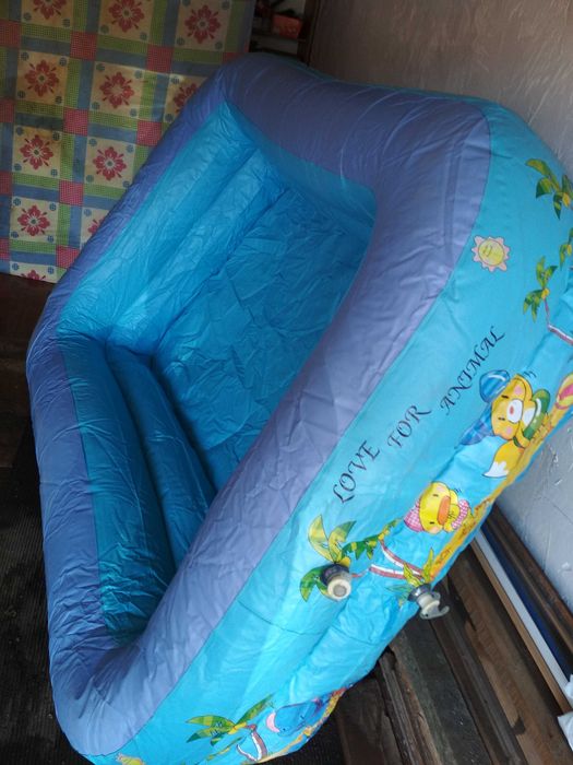 Детский бассейн , надувной, в хорош сост!