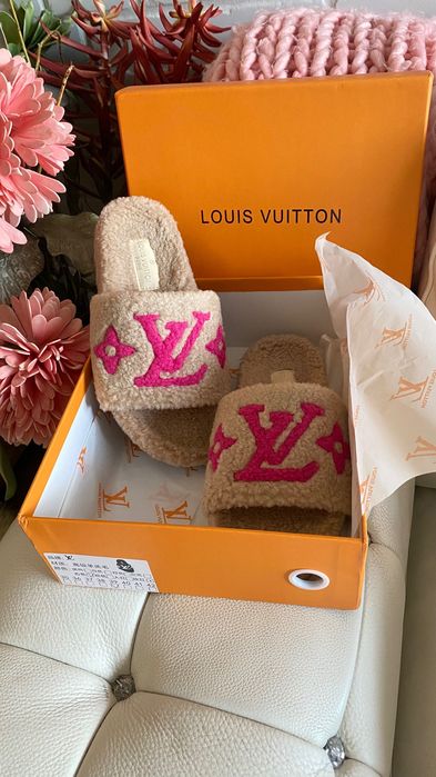 Чехли LV wool 38.39*Lous Vuitton
