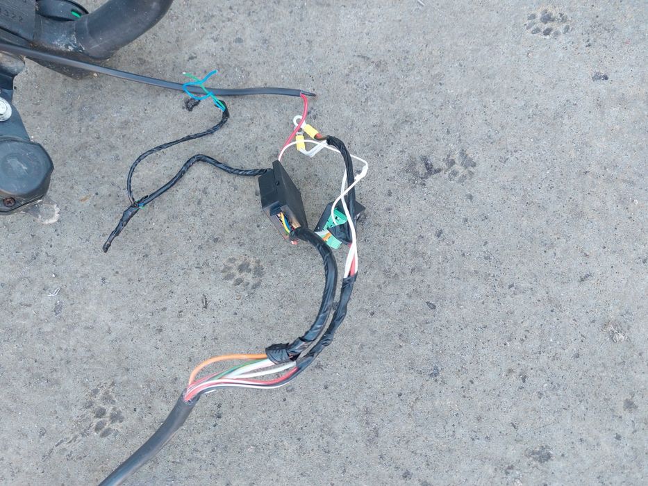 Carlig remorcare complet Volkswagen Touran 1T1 1T2 model 2003 - 2010