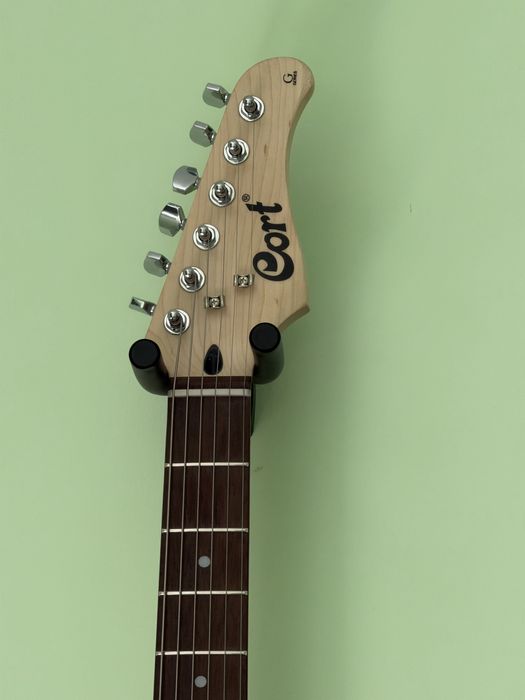 Cort G110 + комбик cm15r
