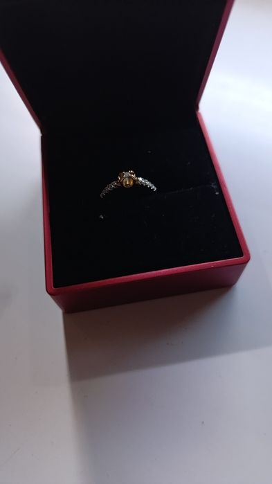 Золотое кольцо с бриллиантами