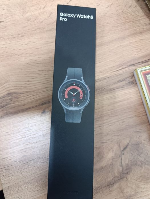 Продаю часы galaxy watch 5 pro.