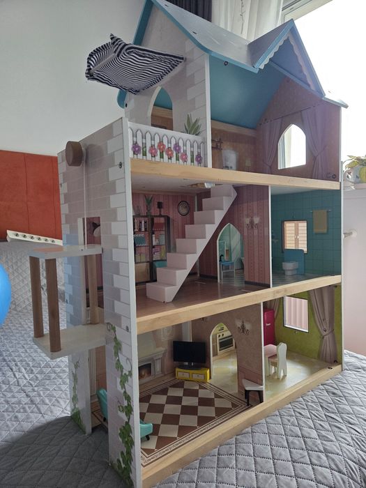 Casa de papusi in stare foarte bună