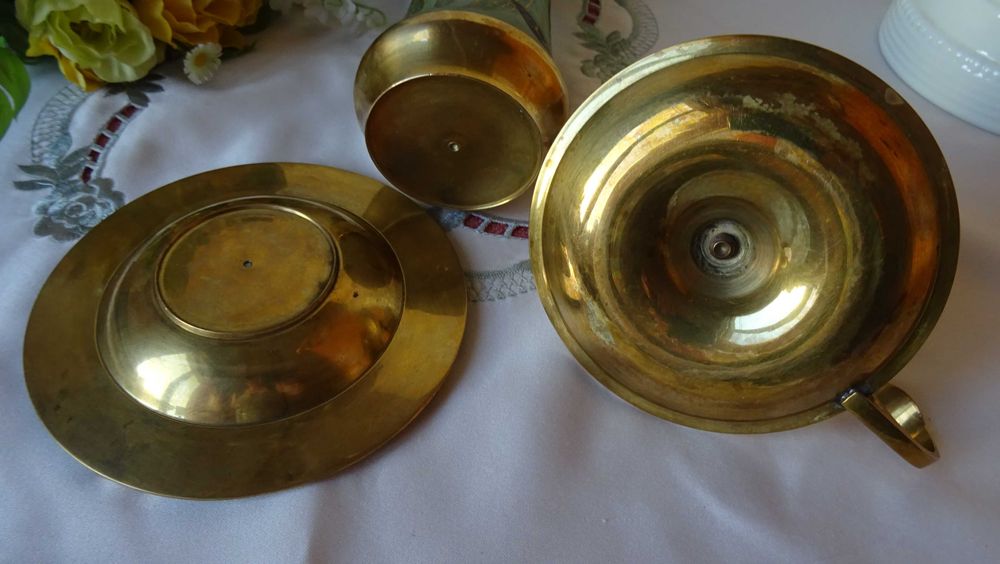 Винтидж комплект от ръчно рисувани масивни месингови съдове от Индия.