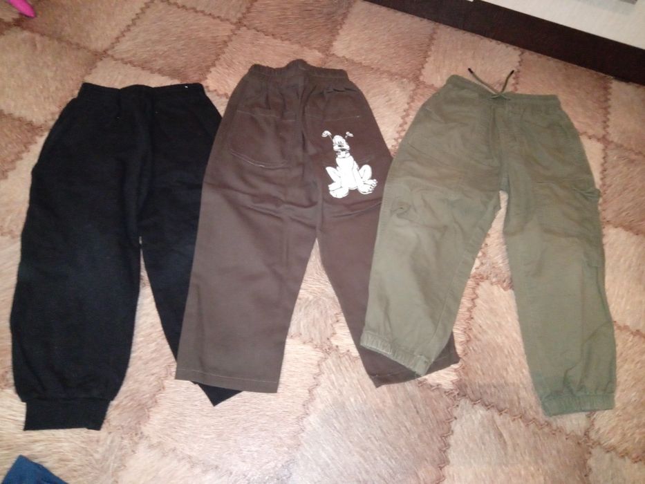 Продам пакет с брюками на мальчика