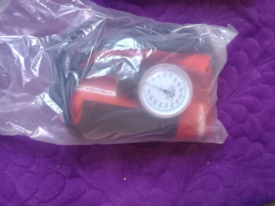 Vând tensiometru model american