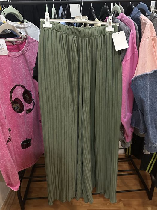 Pantaloni subtiri de vara