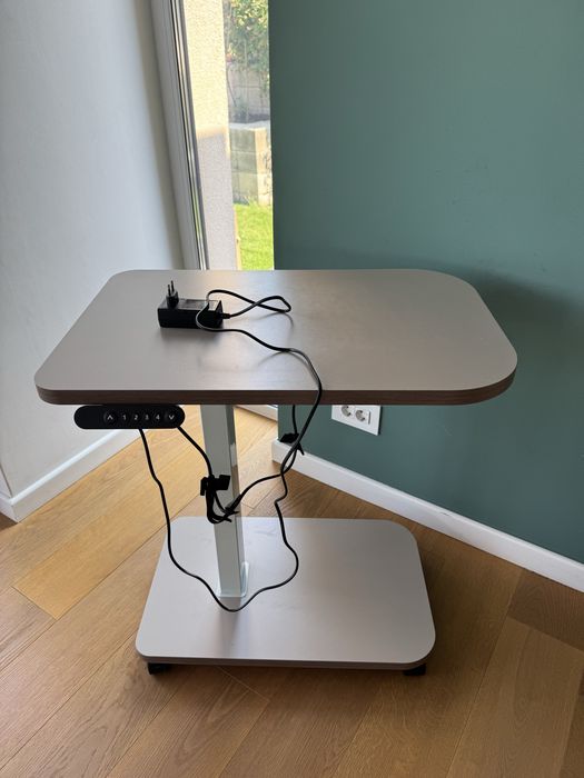 Birou electric cu inaltime reglabila