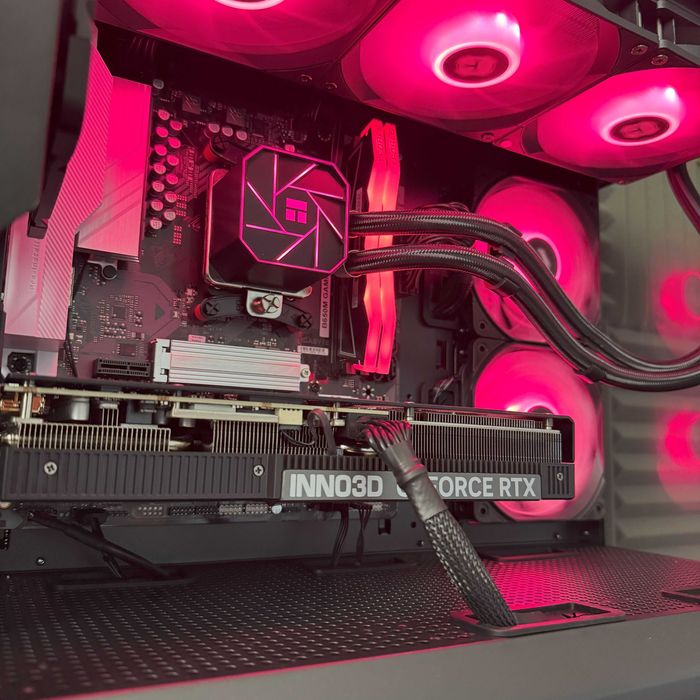 ЛИЗИНГ! Нова геймърска машина Ryzen 7 9700X | RTX 5070 | 32GB DDR5